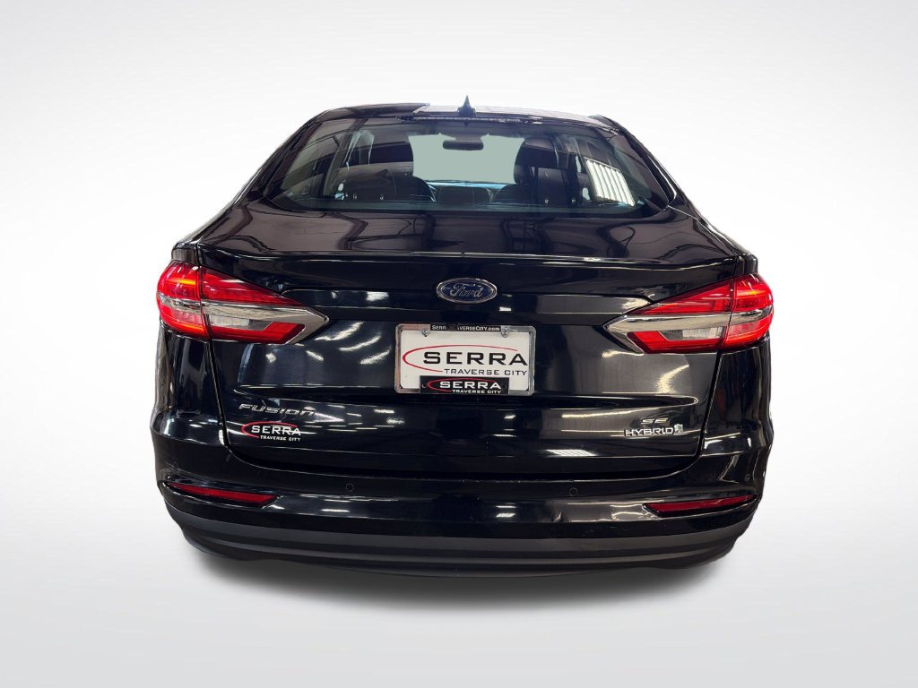 Used 2019 Ford Fusion SE FWD image 4