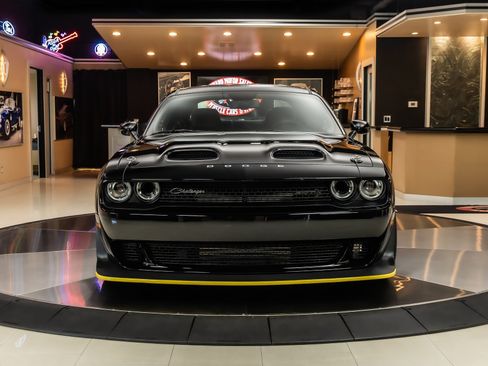 Used 2023 Dodge Challenger SRT Hellcat Redeye RWD image 6