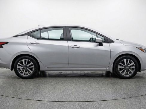 Used 2025 Nissan Versa SV FWD image 8