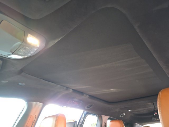 Used 2025 Chrysler Pacifica Pinnacle FWD image 13