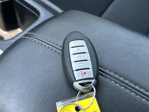 Certified 2023 Nissan Sentra SV FWD image 20