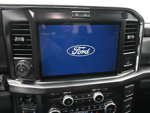 New 2026 Ford F250 Lariat w/ Black Appearance Package image 4