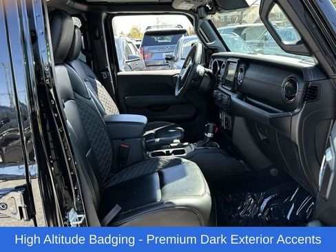 Used 2023 Jeep Wrangler Unlimited Sahara image 20