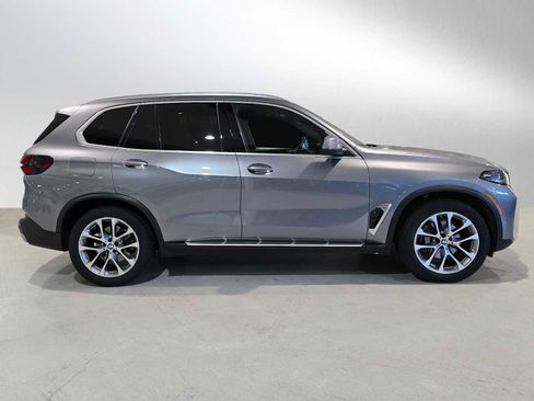 Used 2024 BMW X5 xDrive40i w/ Premium Package image 2