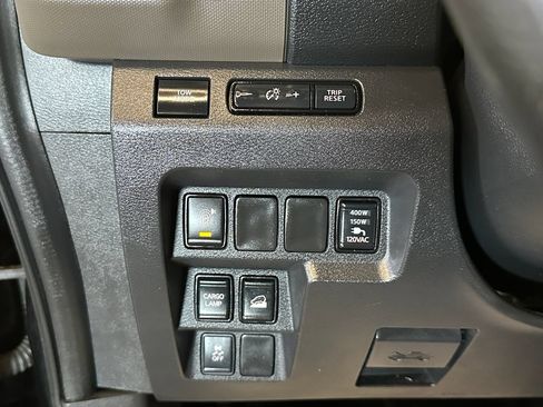 Used 2022 Nissan Frontier SV AWD/4WD image 18