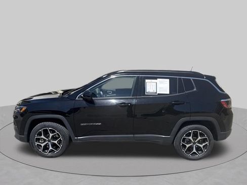 Used 2025 Jeep Compass Limited AWD/4WD image 2