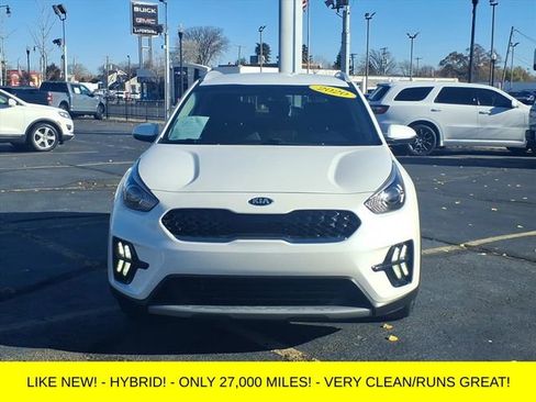 Used 2020 Kia Niro LXS image 2