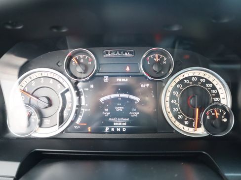 Used 2014 RAM 2500 Laramie w/ Cold Weather Group image 39