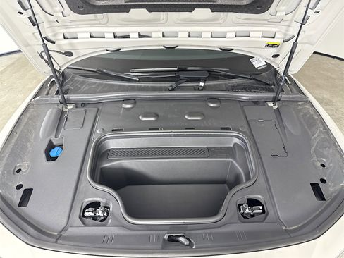 New 2025 Audi S6 e-tron Premium image 30