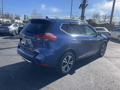 Used 2017 Nissan Rogue SL w/ SL Premium Package image 4