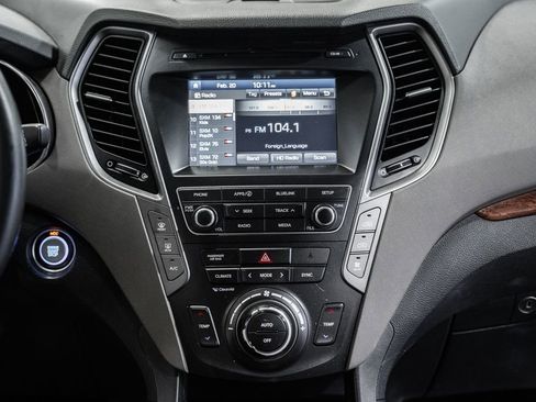 Used 2017 Hyundai Santa Fe Limited image 15