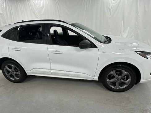Used 2023 Ford Escape ST-Line image 2