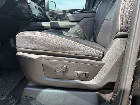 Used 2024 RAM 3500 Limited image 11