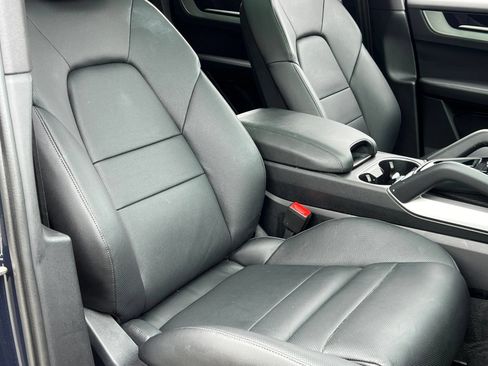 Certified 2026 Porsche Cayenne E-Hybrid AWD/4WD image 18