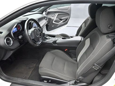 Used 2020 Chevrolet Camaro LT w/ RS Package image 12