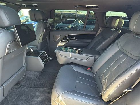 Used 2024 Land Rover Range Rover Long Wheelbase Autobiography image 22