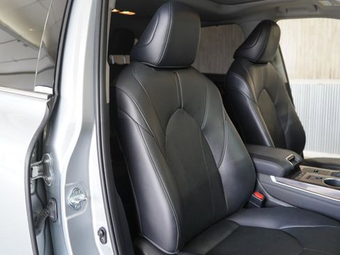 Used 2021 Toyota Highlander Limited image 27