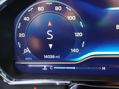 Used 2025 Chevrolet Silverado 2500 LT w/ Convenience Package image 32