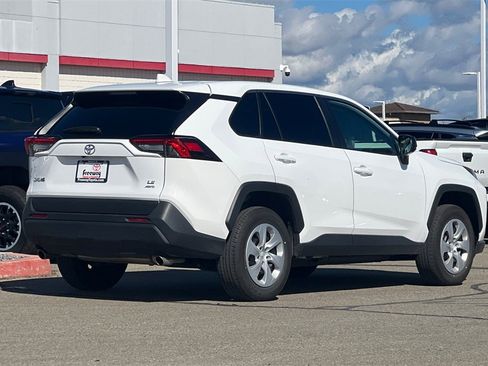 Used 2025 Toyota RAV4 LE image 5