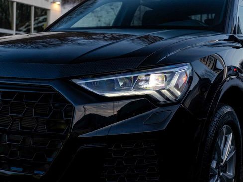 Used 2025 Audi Q3 2.0T Premium image 38