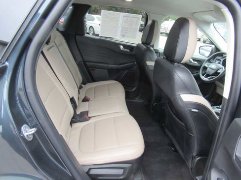 Used 2022 Ford Escape Titanium image 20