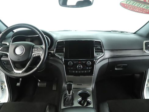 Certified 2022 Jeep Grand Cherokee Laredo X image 4