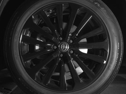 Used 2025 Toyota Highlander XSE image 12