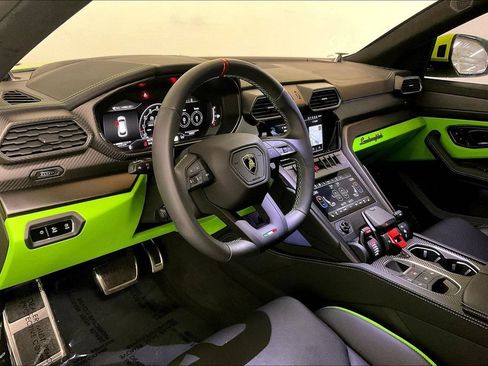 Used 2024 Lamborghini Urus S AWD/4WD image 7
