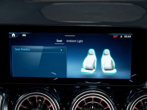 Certified 2025 Mercedes-Benz GLB 250 image 16