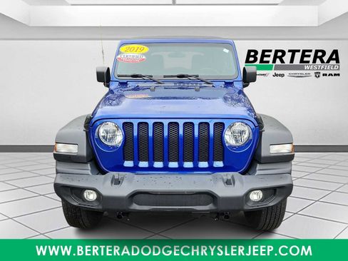 Used 2019 Jeep Wrangler Unlimited Sport S AWD/4WD image 2