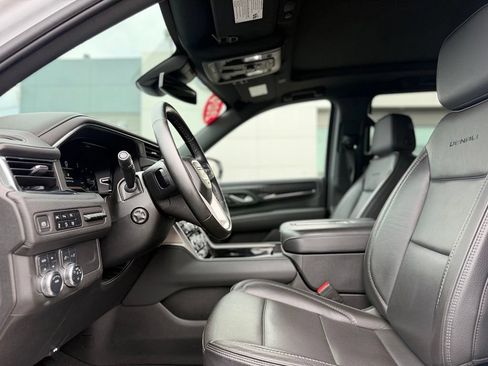 Used 2024 GMC Yukon Denali AWD/4WD image 16