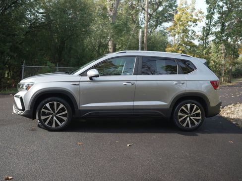 Used 2023 Volkswagen Taos SE image 10