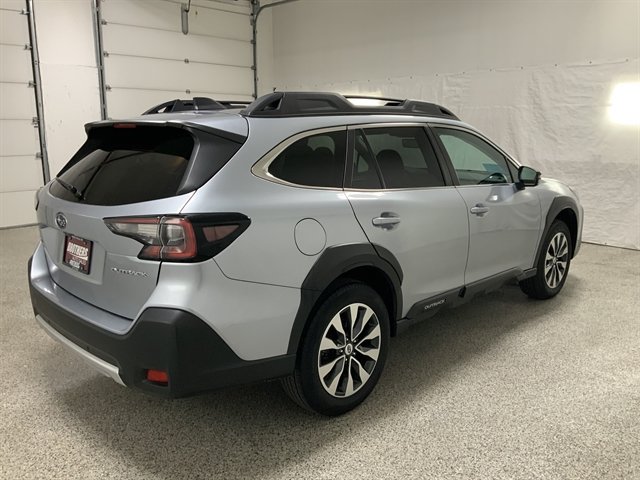 Used 2023 Subaru Outback Limited AWD/4WD image 5