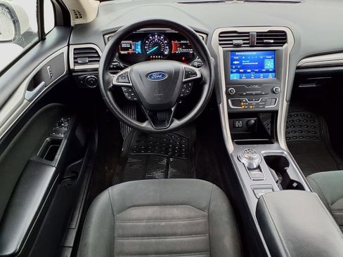 Used 2020 Ford Fusion SE image 11