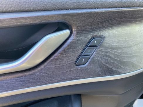 Used 2023 Jeep Grand Cherokee Limited AWD/4WD image 18