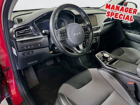 Used 2022 Kia Niro EX FWD image 10