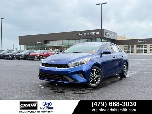 Used 2022 Kia Forte LXS FWD image 1