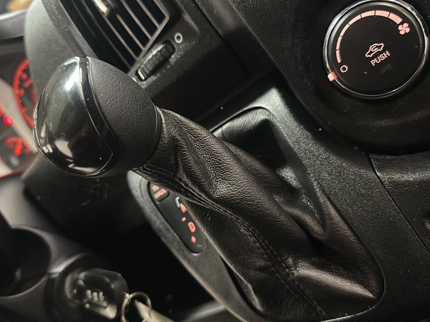 Used 2017 RAM ProMaster 2500 w/ Premium Appearance Group FWD image 21