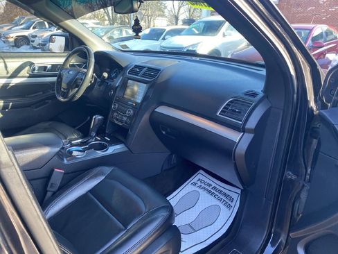 Used 2016 Ford Explorer XLT w/ Equipment Group 202A image 19