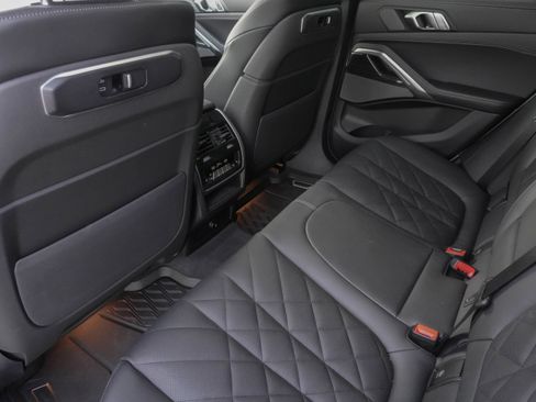 Certified 2025 BMW X6 xDrive40i w/ Climate Comfort Package image 33