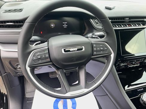 New 2025 Jeep Grand Cherokee L Laredo w/ Luxury Tech Group I image 16