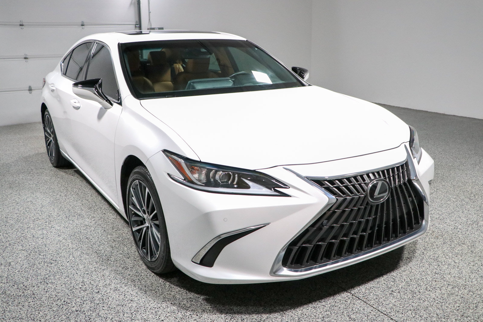 Used 2025 Lexus ES 350 w/ Premium Package FWD image 5