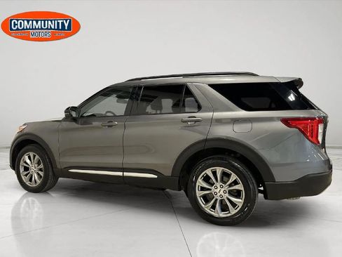 Used 2023 Ford Explorer XLT w/ Equipment Group 202A AWD/4WD image 4