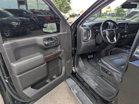 Used 2019 GMC Sierra 1500 SLT w/ SLT Premium Package AWD/4WD image 8