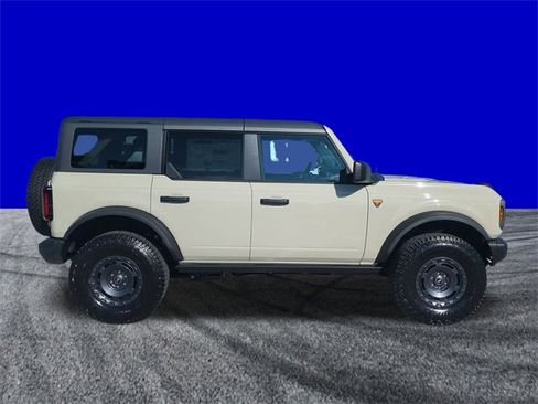 New 2025 Ford Bronco Badlands w/ Sasquatch Package image 3