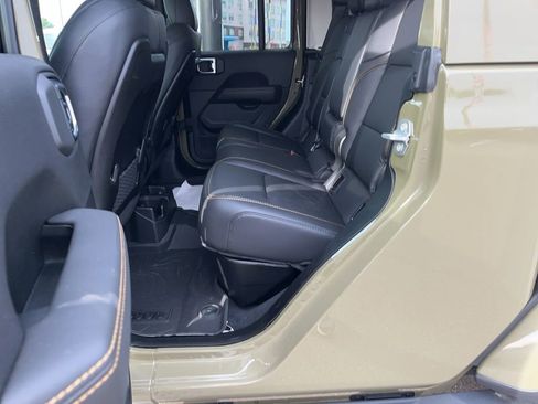 New 2025 Jeep Gladiator Sport image 38