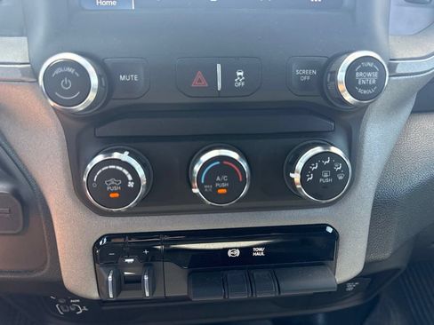 Used 2024 RAM 2500 Tradesman w/ Chrome Appearance Group AWD/4WD image 18