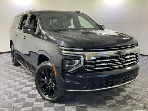 Used 2025 Chevrolet Suburban Premier AWD/4WD image 45