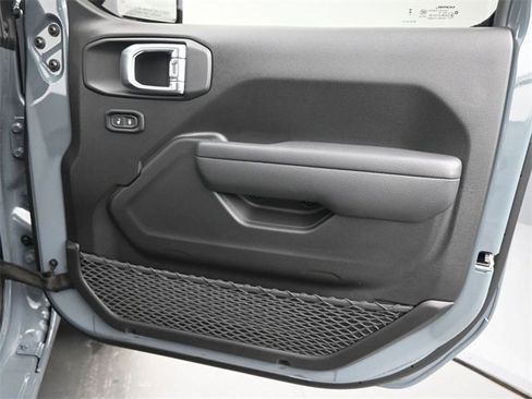 New 2025 Jeep Gladiator Sport image 20