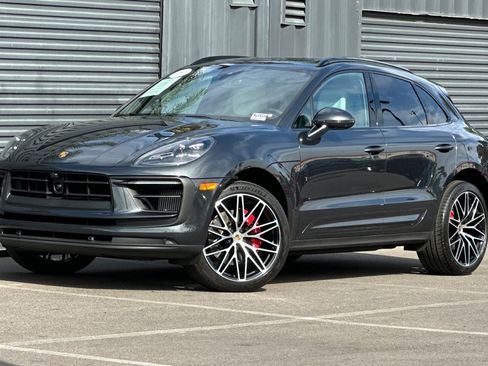 Certified 2025 Porsche Macan S image 1